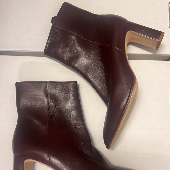 Reformation Gillian Ankle Boot in Ruby Sz 8.5 - Picture 6 of 8